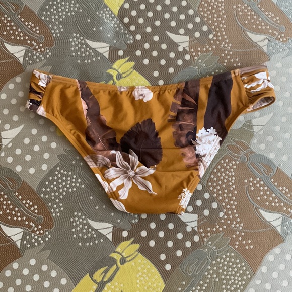 Antonio Melani - Botanical Bikini Bottoms - Never Worn - Size Small - Picture 3 of 6